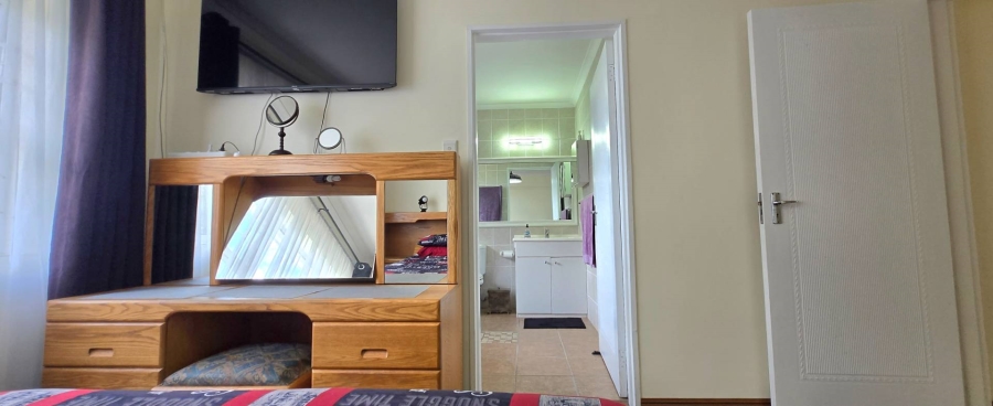 3 Bedroom Property for Sale in Kleinbaai Western Cape